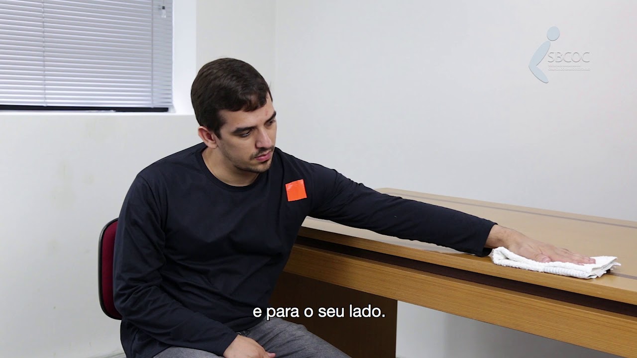 Alongamento do Ombro sobre a Mesa